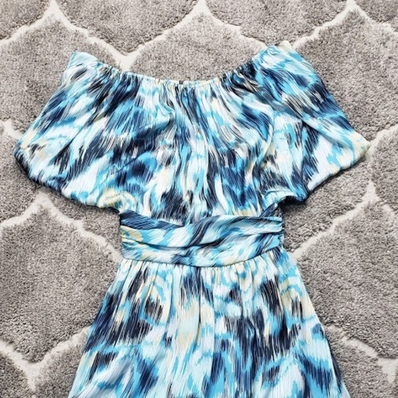 SOLD BCBG Off the Shoulder Charmeuse  Dress Sz 6 - Picture 5 of 6